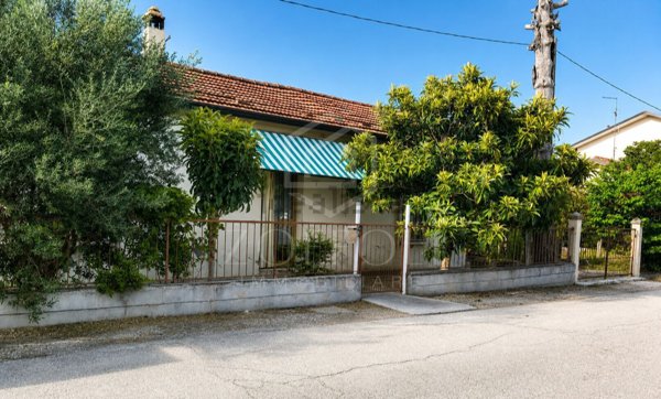 casa indipendente in vendita a Cervia