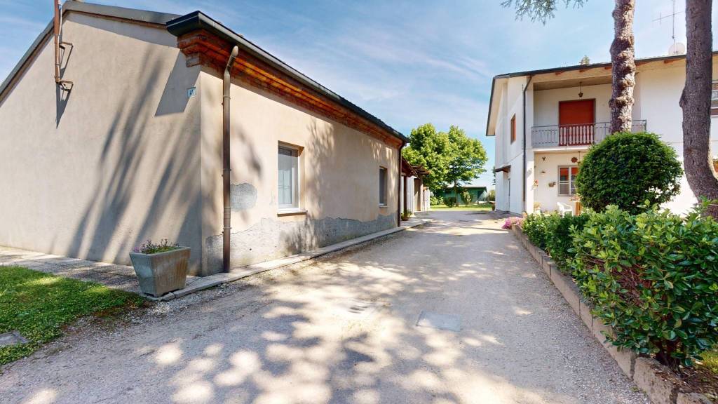 casa indipendente in vendita a Cervia in zona Montaletto