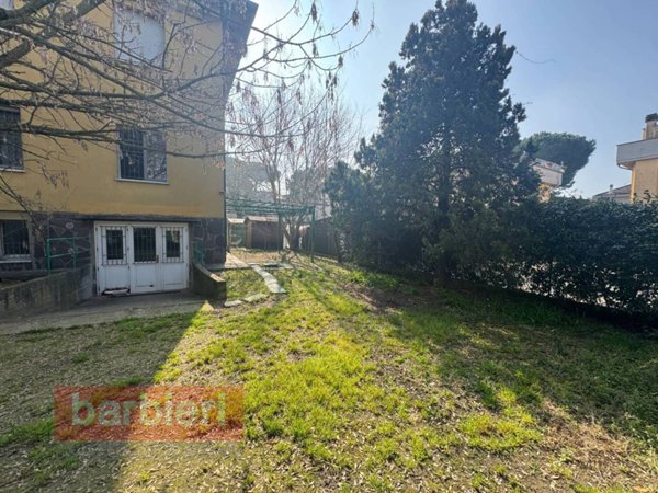 appartamento in vendita a Cervia in zona Pinarella