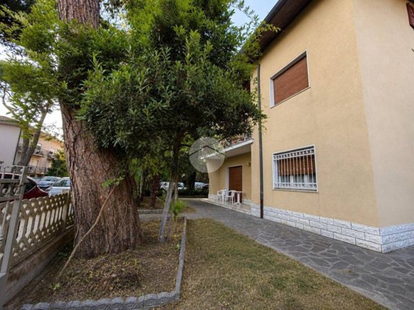 casa indipendente in vendita a Cervia