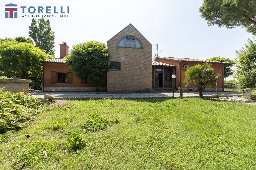 casa indipendente in vendita a Cervia