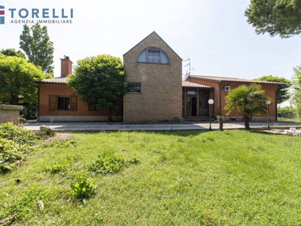 casa indipendente in vendita a Cervia