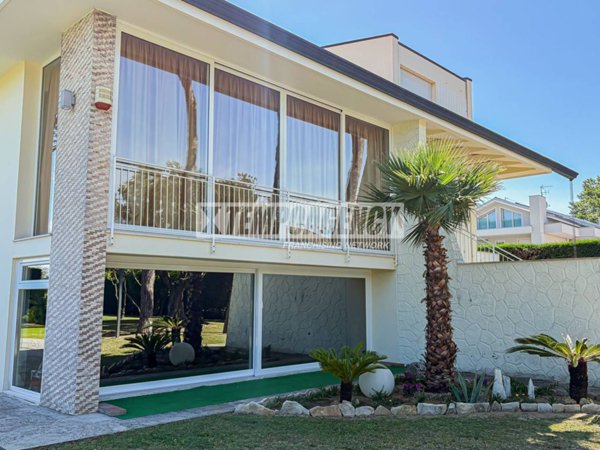 casa indipendente in vendita a Cervia