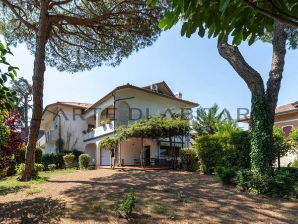 appartamento in vendita a Cervia in zona Milano Marittima