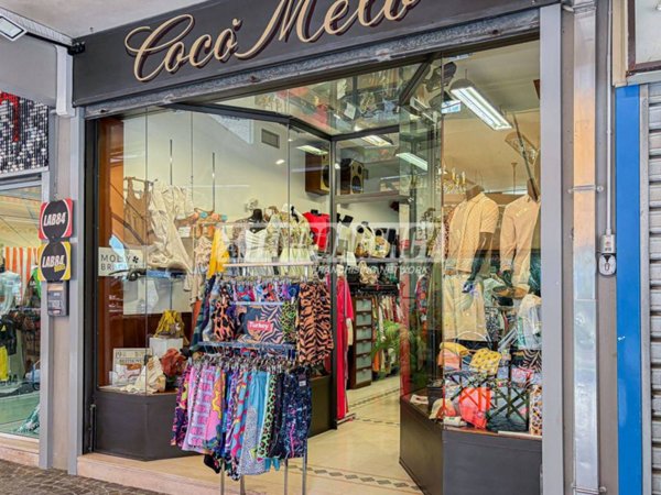 negozio in vendita a Cervia in zona Pinarella