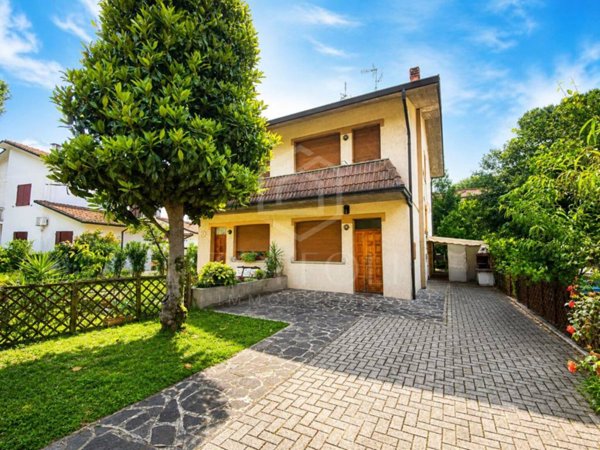 casa indipendente in vendita a Cervia in zona Milano Marittima