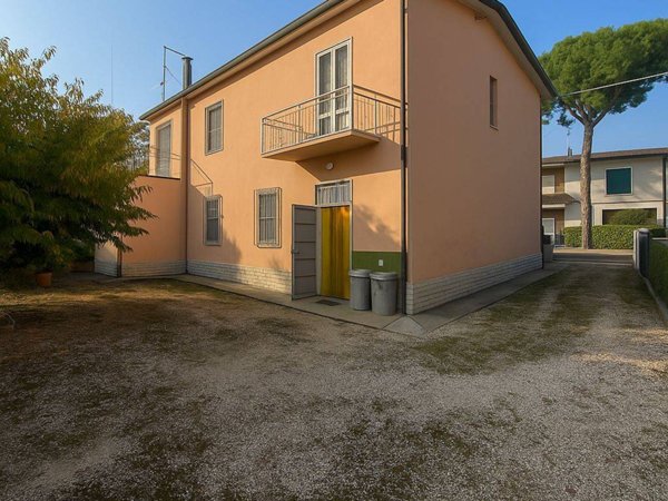 casa indipendente in vendita a Cervia in zona Cannuzzo