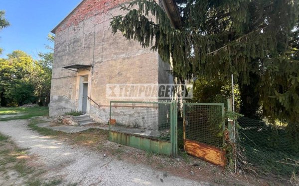 casa indipendente in vendita a Cervia in zona Cannuzzo