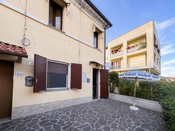 appartamento in vendita a Cervia in zona Castiglione di Cervia
