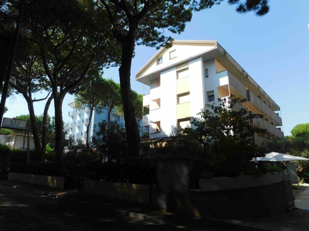 intera palazzina in vendita a Cervia