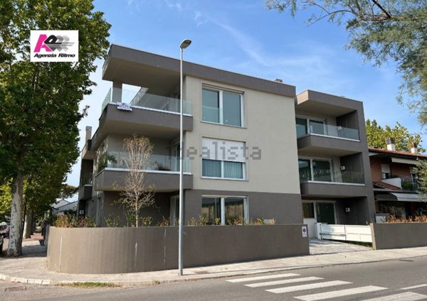 appartamento in vendita a Cervia in zona Milano Marittima
