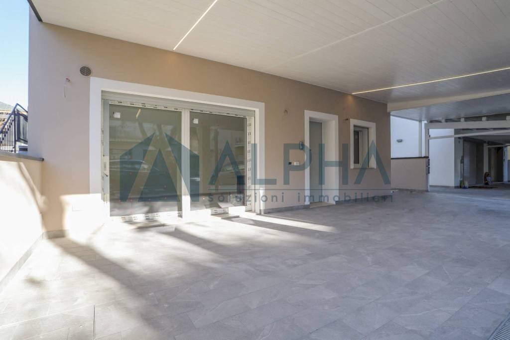 locale commerciale in vendita a Cervia