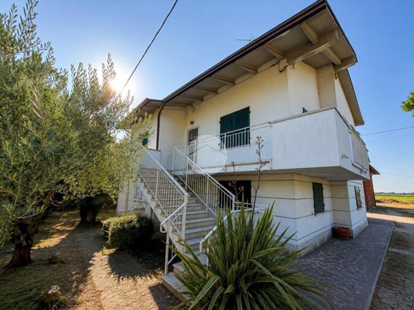casa indipendente in vendita a Cervia in zona Pisignano