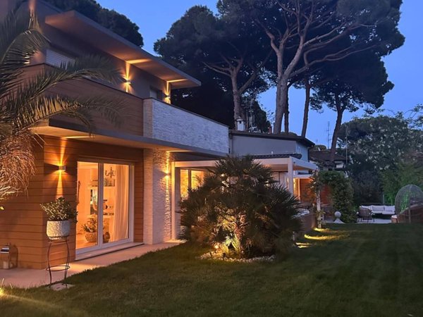 casa indipendente in vendita a Cervia in zona Milano Marittima