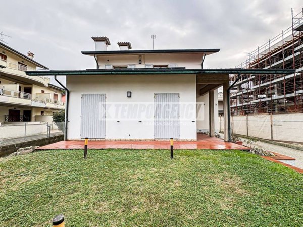 appartamento in vendita a Cervia in zona Pinarella