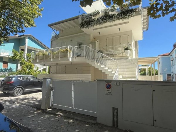 casa indipendente in vendita a Cervia