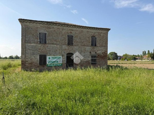 casa indipendente in vendita a Cervia in zona Pisignano