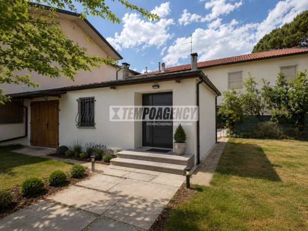 appartamento in vendita a Cervia in zona Milano Marittima
