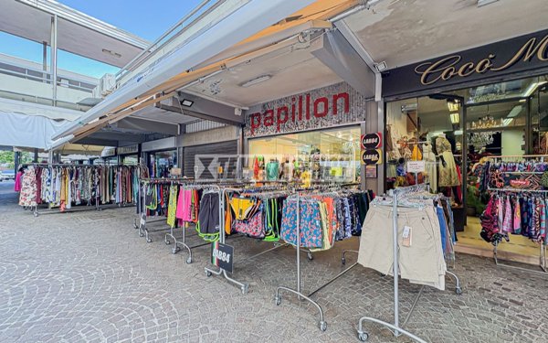 locale commerciale in vendita a Cervia in zona Pinarella
