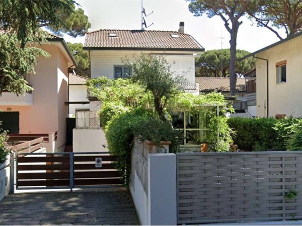 casa indipendente in vendita a Cervia in zona Milano Marittima