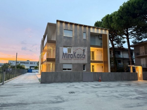 appartamento in vendita a Cervia in zona Milano Marittima