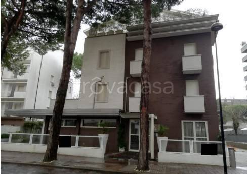 negozio in vendita a Cervia in zona Milano Marittima