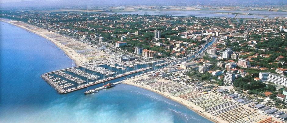 negozio in vendita a Cervia in zona Pinarella