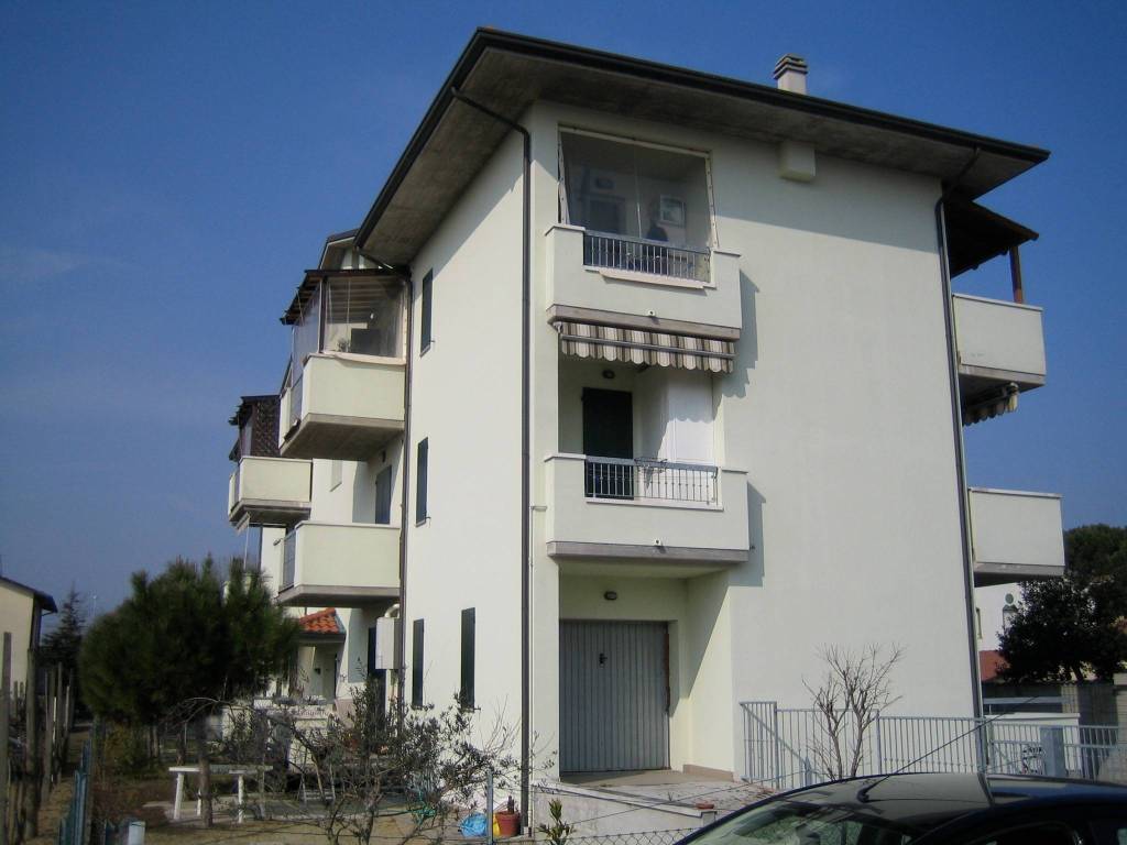 appartamento in vendita a Cervia in zona Pinarella
