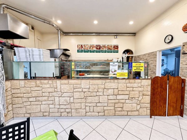 negozio in vendita a Cervia in zona Milano Marittima