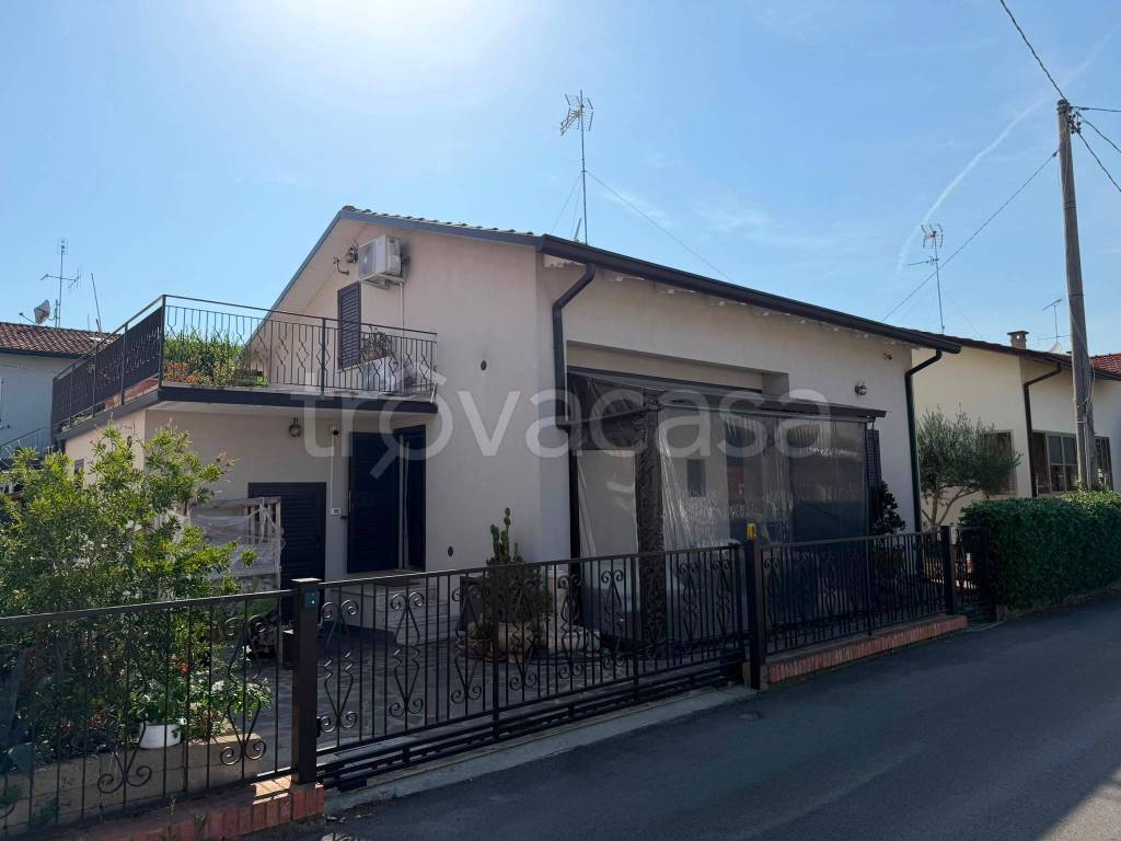 casa indipendente in vendita a Cervia in zona Terme