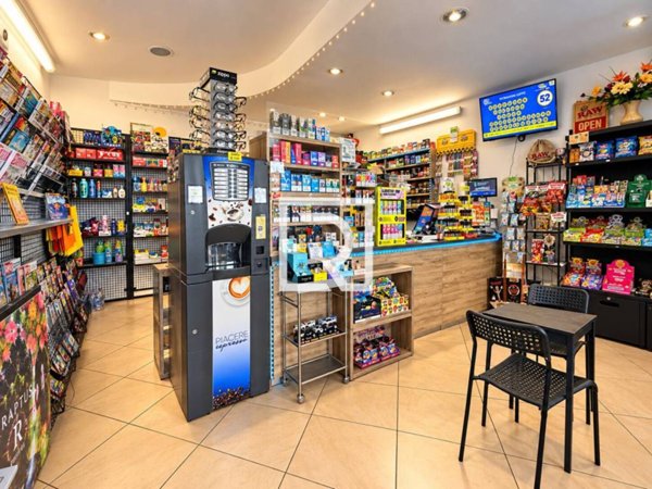 negozio in vendita a Cervia