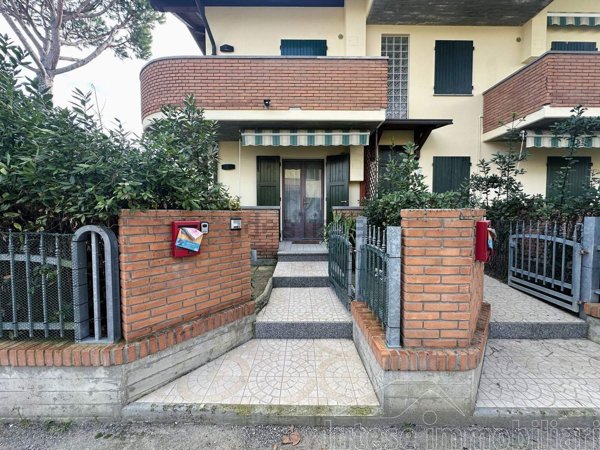 appartamento in vendita a Cervia in zona Pinarella