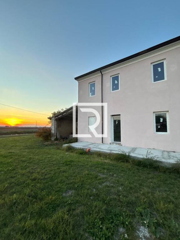 casa indipendente in vendita a Cervia