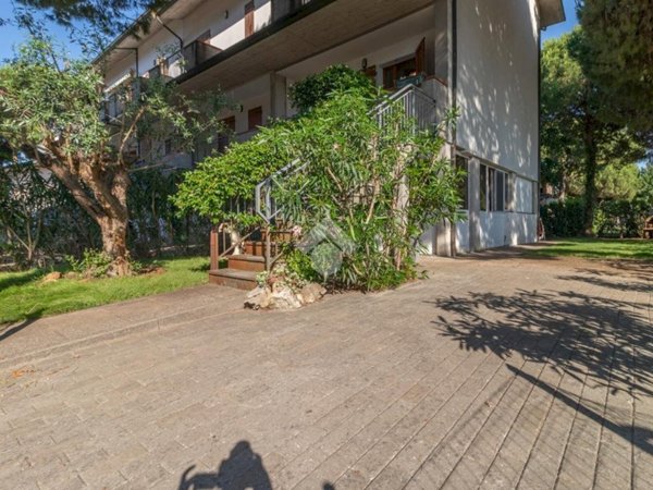 casa indipendente in vendita a Cervia in zona Pinarella
