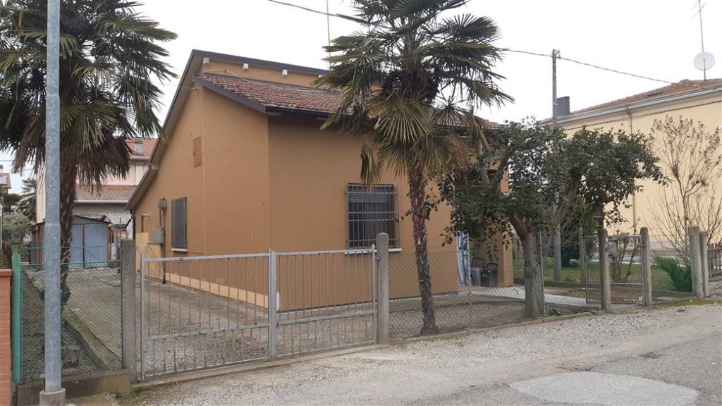 casa indipendente in vendita a Conselice