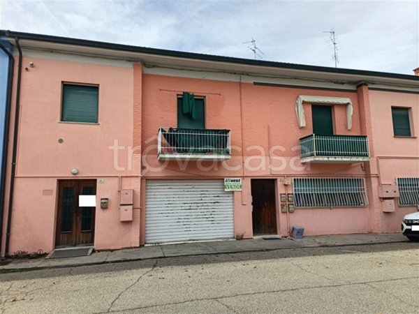 appartamento in vendita a Conselice in zona Lavezzola