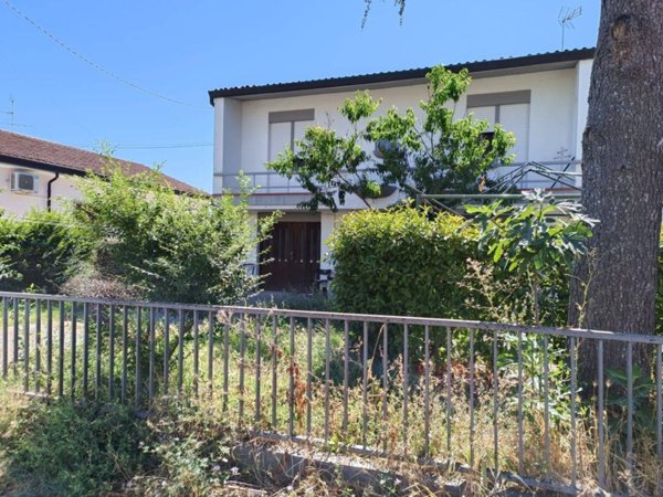 casa indipendente in vendita a Conselice
