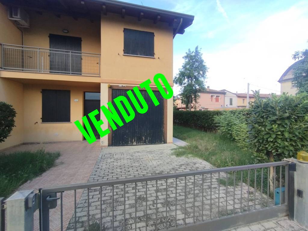 casa indipendente in vendita a Conselice