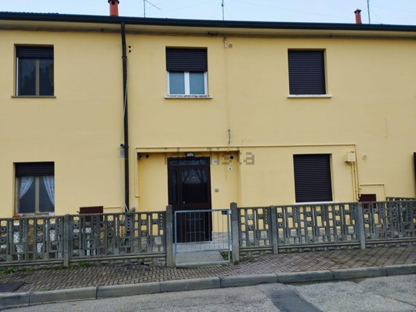 casa semindipendente in vendita a Conselice