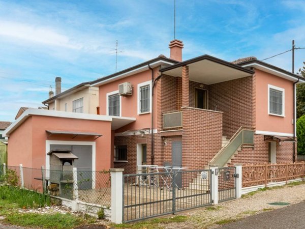 casa indipendente in vendita a Conselice