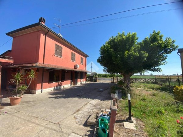 casa indipendente in vendita a Conselice