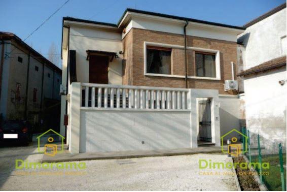 casa indipendente in vendita a Conselice in zona Lavezzola