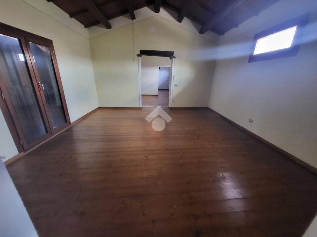 negozio in vendita a Conselice in zona Lavezzola