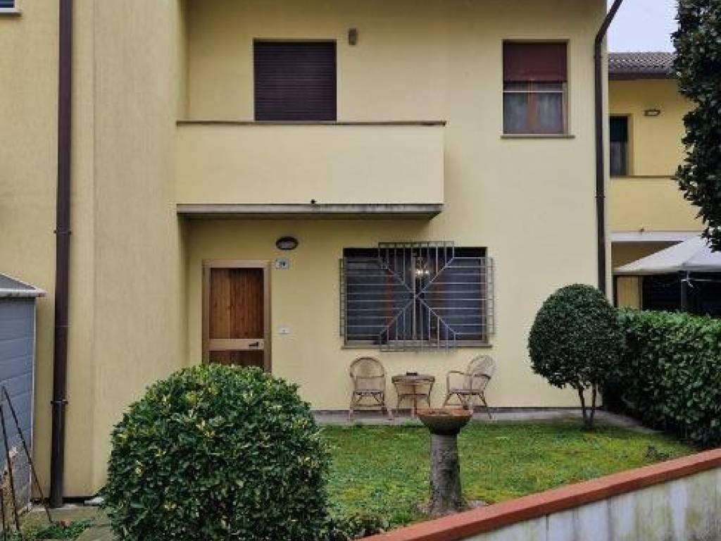 casa indipendente in vendita a Conselice