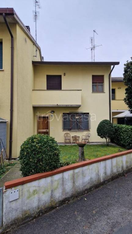 casa indipendente in vendita a Conselice