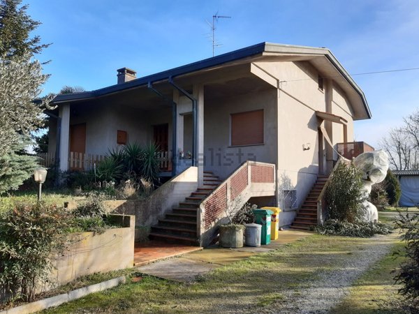 casa indipendente in vendita a Conselice in zona Lavezzola