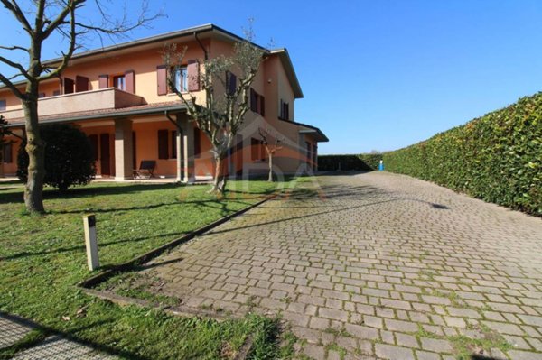 casa indipendente in vendita a Conselice in zona Lavezzola