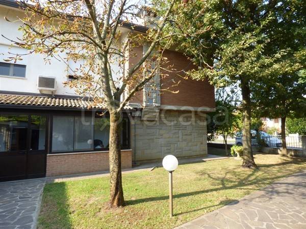 casa indipendente in vendita a Conselice