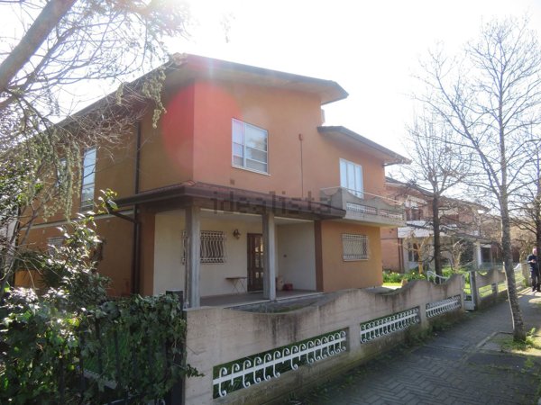 casa indipendente in vendita a Conselice