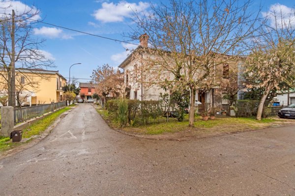 casa indipendente in vendita a Conselice